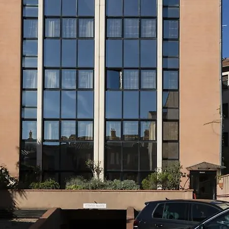 Hotel De Brienne 4*