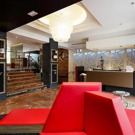 Hotel De Brienne 4*